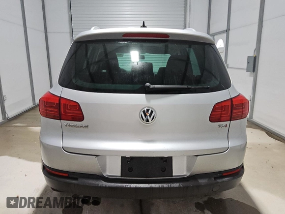 2017 Volkswagen Tiguan Wolfsburg Edition z VIN WVGRV7AXXHW502712, wystawiony jako Copart lot #60052095 z przebiegiem 85 821 mil mil oraz Czysty tytuł • Clean title. Historia ofert i sprzedaży dostępna na DreamBid. Obrazek 6.