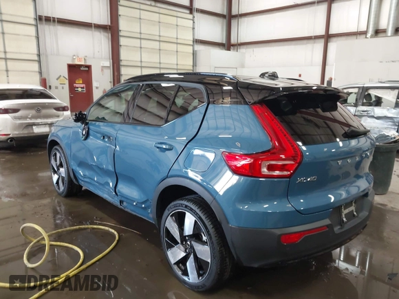 2023 Volvo XC40 Ultimate с VIN YV4ED3UM9P2090415, выставлен на аукционе IAAI как лот 41138900 с пробегом 8 292 миль миль и . История ставок и продаж доступна на DreamBid. Изображение 3.