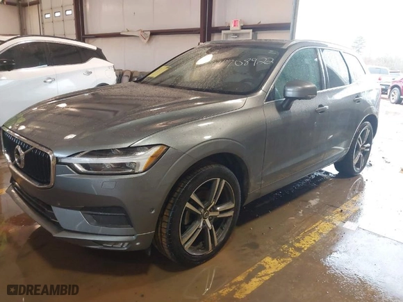 2018 Volvo XC60 Momentum with VIN LYV102RK2JB122061, listed as a IAAI auction lot 41708922 with 66,950 mi miles. Bid and sale history available at carsss.com. Image 2.
