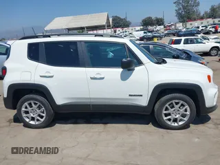 2022 Jeep Renegade Latitude with VIN ZACNJDB14NPN69500, listed as a IAAI auction lot 42478288 with 30,747 mi miles and . Bid and sale history available at DreamBid. Image 14.