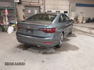 2021 Volkswagen Jetta S z VIN 3VWC57BU8MM102850, wystawiony jako IAAI lot #41856714 z przebiegiem 40 754 mil mil oraz . Historia ofert i sprzedaży dostępna na DreamBid. Obrazek 4.