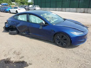 2025 Tesla Model 3 Long Range z VIN 5YJ3E1EB6SF874419, wystawiony jako IAAI lot #42422443 z przebiegiem 11 681 mil mil oraz . Historia ofert i sprzedaży dostępna na DreamBid. Obrazek 1.