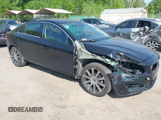2018 Volvo S60 Inscription z VIN LYV402HK9JB167612, wystawiony jako IAAI lot #42076803 z przebiegiem 67 153 mil mil oraz . Historia ofert i sprzedaży dostępna na DreamBid. Obrazek 1.