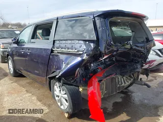 2018 Kia Sedona LX with VIN KNDMB5C15J6390850, listed as a IAAI auction lot 41667222 with 114,879 mi miles. Bid and sale history available at carsss.com. Image 3.