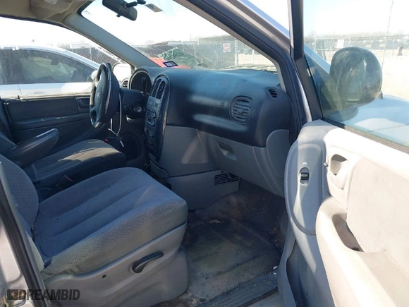 2006 Dodge Caravan SXT with VIN 1D8GP45R86B738085, listed as a IAAI auction lot 41259249 with 235,595 mi miles. Bid and sale history available at carsss.com. Image 5.