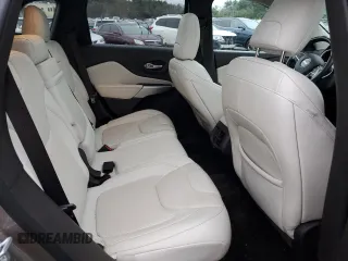 2017 Jeep Cherokee Overland z VIN 1C4PJMJS7HW525455, wystawiony jako Copart lot #84473674 z przebiegiem 83 498 mil mil oraz Szkoda całkowita • Salvage title. Historia ofert i sprzedaży dostępna na DreamBid. Obrazek 11.