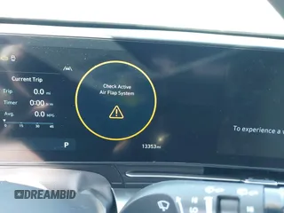 2024 Hyundai Kona SEL z VIN KM8HCCAB6RU059406, wystawiony jako IAAI lot #41969790 z przebiegiem 13 353 mil mil oraz . Historia ofert i sprzedaży dostępna na DreamBid. Obrazek 15.