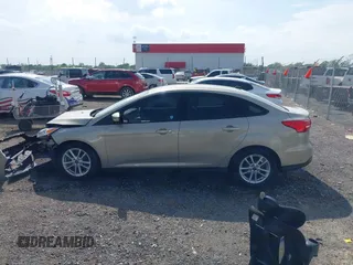 2015 Ford Focus SE с VIN 1FADP3F26FL209022, выставлен на аукционе IAAI как лот 42070713 с пробегом 31 908 миль миль и . История ставок и продаж доступна на DreamBid. Изображение 14.