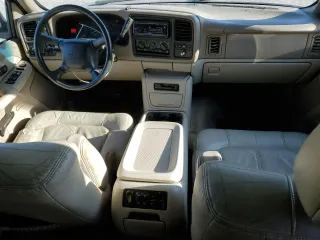 2002 Chevrolet Tahoe LT with VIN 1GNEK13Z02J300108, listed as a Copart auction lot 82101194 with 310,703 mi miles and Clean Title. Bid and sale history available at carsss.com. Image 8.