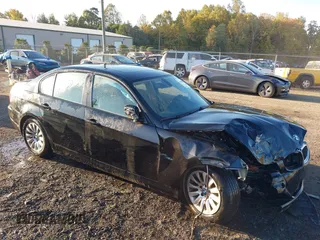2009 BMW 3 Series 328i z VIN WBAPH57539NL80633, wystawiony jako IAAI lot #41851231 z przebiegiem 65 598 mil mil oraz . Historia ofert i sprzedaży dostępna na DreamBid. Obrazek 1.
