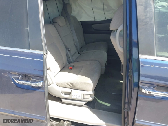 2016 Honda Odyssey SE with VIN 5FNRL5H36GB049807, listed as a IAAI auction lot 41818761 with 172,504 mi miles. Bid and sale history available at carsss.com. Image 8.