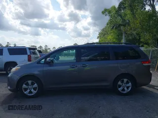 2011 Toyota Sienna LE AAS with VIN 5TDKK3DC0BS050227, listed as a IAAI auction lot 41931314 with 190,793 mi miles. Bid and sale history available at carsss.com. Image 14.