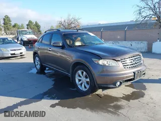 2005 Infiniti FX35 with VIN JNRAS08W85X211565, listed as a IAAI auction lot 41867661 with 216,016 mi miles. Bid and sale history available at carsss.com. Image 1.