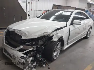 2011 Mercedes-Benz E-Class E 550 with VIN WDDKJ7CB1BF085612, listed as a IAAI auction lot 41925770 with 90,254 mi miles. Bid and sale history available at carsss.com. Image 2.