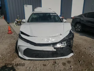 2025 Toyota Camry LE z VIN 4T1DAACK9SU034494, wystawiony jako Copart lot #59193935 z przebiegiem Nie podano mil oraz Nie do naprawy • Non repairable. Historia ofert i sprzedaży dostępna na DreamBid. Obrazek 5.