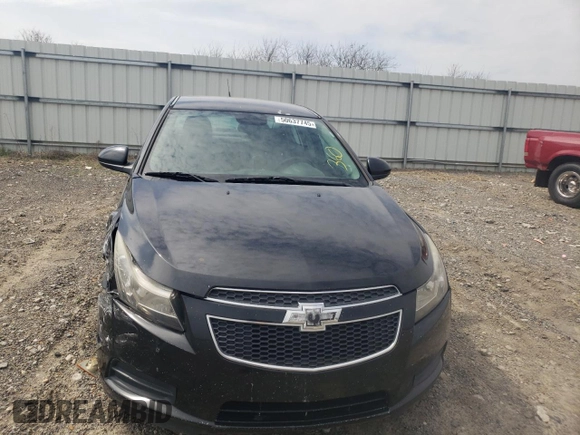 2014 Chevrolet Cruze 2LT z VIN 1G1PE5SB5E7329005, wystawiony jako Copart lot #50637745 z przebiegiem 213 912 mil mil oraz Nie do naprawy • Non repairable. Historia ofert i sprzedaży dostępna na DreamBid. Obrazek 5.
