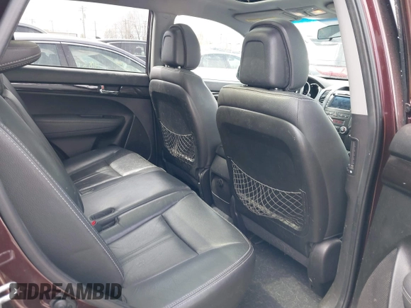 2011 Kia Sorento EX with VIN 5XYKUDA2XBG131874, listed as a IAAI auction lot 41901492 with 170,179 mi miles. Bid and sale history available at carsss.com. Image 8.