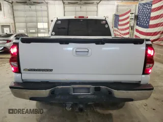 2006 Chevrolet Silverado 1500 LT1 with VIN 1GCEC19T06Z210652, listed as a Copart auction lot 85845544 with 206,979 mi miles and Salvage Title. Bid and sale history available at DreamBid. Image 6.