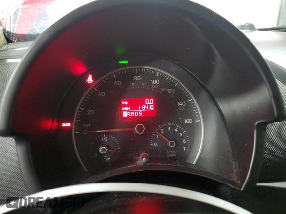 2009 Volkswagen Beetle S with VIN 3VWRG31YX9M400423, listed as a Copart auction lot 45750915 with 113,410 mi miles and Salvage title. Bid and sale history available at DreamBid. Image 9.