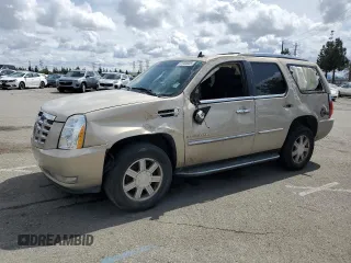 2008 Cadillac Escalade z VIN 1GYFK63818R147454, wystawiony jako Copart lot #51335035 z przebiegiem 157 153 mil mil oraz Szkody całkowita. Historia ofert i sprzedaży dostępna na DreamBid. Obrazek 1.