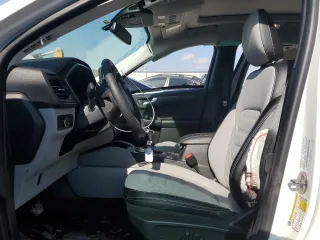 2024 Ford Escape Platinum with VIN 1FMCU9JAXRUA33229, listed as a Copart auction lot 44464685 with 5,431 mi miles and Salvage Title. Bid and sale history available at DreamBid. Image 7.