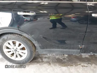 2020 Kia Sorento LX z VIN 5XYPG4A36LG644112, wystawiony jako IAAI lot #42115141 z przebiegiem 101 170 mil mil oraz . Historia ofert i sprzedaży dostępna na DreamBid. Obrazek 18.
