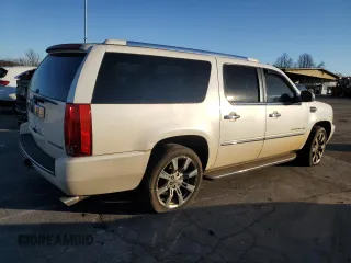 2010 Cadillac Escalade ESV Luxury z VIN 1GYUKHEF5AR107205, wystawiony jako Copart lot #81320554 z przebiegiem 210 585 mil mil oraz Czysty tytuł • Clean title. Historia ofert i sprzedaży dostępna na DreamBid. Obrazek 3.