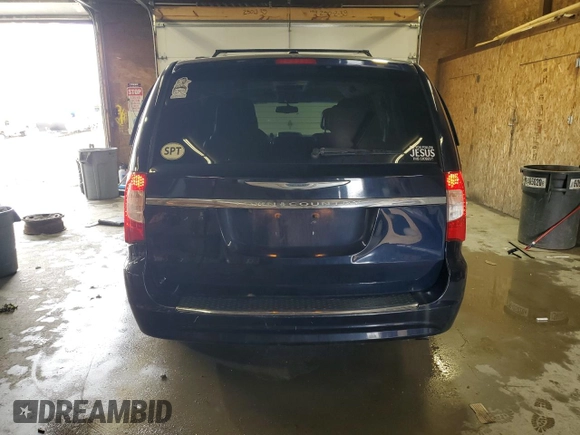 2013 Chrysler Town & Country Touring z VIN 2C4RC1BG6DR819136, wystawiony jako Copart lot #57430235 z przebiegiem 174 976 mil mil oraz Szkoda całkowita • Salvage title. Historia ofert i sprzedaży dostępna na DreamBid. Obrazek 6.
