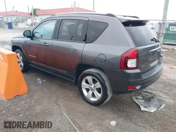 2016 Jeep Compass Latitude z VIN 1C4NJCEA2GD648240, wystawiony jako IAAI lot #42644443 z przebiegiem 189 370 mil mil oraz . Historia ofert i sprzedaży dostępna na DreamBid. Obrazek 3.
