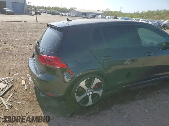 2017 Volkswagen GTI S z VIN 3VW547AU6HM026810, wystawiony jako Copart lot #56215205 z przebiegiem 66 486 mil mil oraz Szkoda całkowita • Salvage title. Historia ofert i sprzedaży dostępna na DreamBid. Obrazek 13.