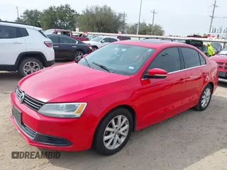 2014 Volkswagen Jetta Sedan SE w/Connectivity with VIN 3VWD07AJ8EM433021, listed as a IAAI auction lot 41695648 with 186,984 mi miles. Bid and sale history available at carsss.com. Image 2.