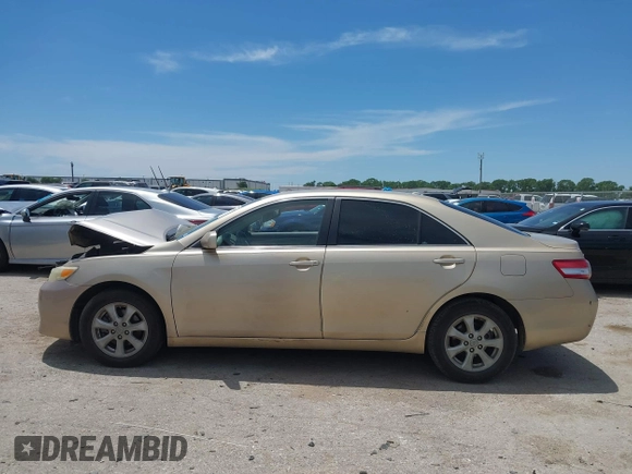 2011 Toyota Camry LE z VIN 4T1BF3EK7BU230614, wystawiony jako IAAI lot #42313505 z przebiegiem 218 730 mil mil oraz . Historia ofert i sprzedaży dostępna na DreamBid. Obrazek 14.