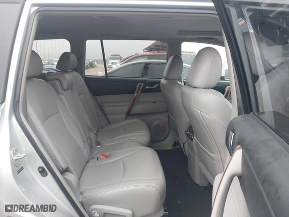 2013 Toyota Highlander Limited with VIN 5TDYK3EH0DS125189, listed as a IAAI auction lot 41077368 with 113,564 mi miles. Bid and sale history available at carsss.com. Image 8.