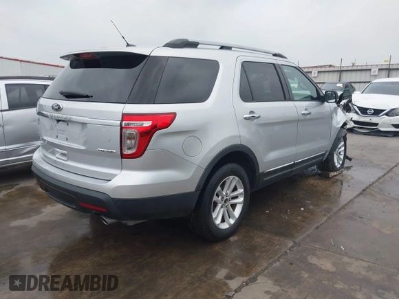 2014 Ford Explorer XLT with VIN 1FM5K7D88EGC22692, listed as a IAAI auction lot 41945588 with 84,129 mi miles. Bid and sale history available at carsss.com. Image 4.