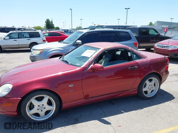 1999 Mercedes-Benz SLK 230/320 with VIN WDBKK47F0XF119354, listed as a IAAI auction lot 42489869 with 115,201 mi miles and . Bid and sale history available at DreamBid. Image 6.