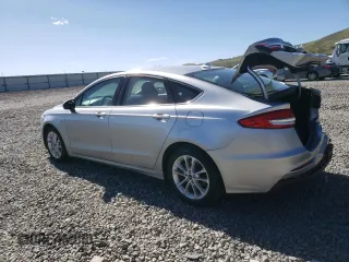 2020 Ford Fusion SE z VIN 3FA6P0LU3LR267311, wystawiony jako Copart lot #56350115 z przebiegiem 53 359 mil mil oraz Szkoda całkowita • Salvage title. Historia ofert i sprzedaży dostępna na DreamBid. Obrazek 2.