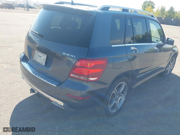 2014 Mercedes-Benz GLK-Class GLK 250 BlueTEC with VIN WDCGG0EB8EG216952, listed as a IAAI auction lot 40548731 with 109,580 mi miles. Bid and sale history available at carsss.com. Image 4.