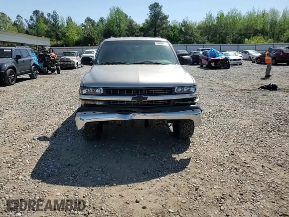 2003 Chevrolet Tahoe LS with VIN 1GNEK13Z63R142330, listed as a Copart auction lot 52869515 with 276,449 mi miles and Salvage Title. Bid and sale history available at carsss.com. Image 12.