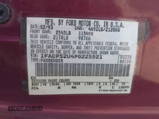 1993 Ford Taurus z VIN 1FACP52U4PG225521, wystawiony jako IAAI lot #42096535 z przebiegiem 76 808 mil mil oraz . Historia ofert i sprzedaży dostępna na DreamBid. Obrazek 9.