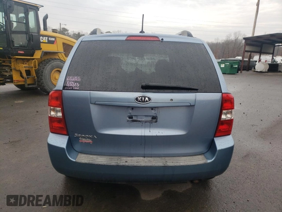 2009 Kia Sedona with VIN KNDMB133796281716, listed as a Copart auction lot 58398774 with 250,680 mi miles and Salvage Title. Bid and sale history available at carsss.com. Image 6.