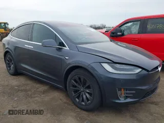 2019 Tesla Model X 75D with VIN 5YJXCDE24KF152150, listed as a IAAI auction lot 42015311 with 1 mi miles. Bid and sale history available at carsss.com. Image 1.