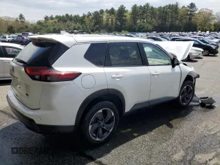 2024 Nissan Rogue SV z VIN JN8BT3BA7RW000177, wystawiony jako Copart lot #55657675 z przebiegiem 26 281 mil mil oraz Szkoda całkowita • Salvage title. Historia ofert i sprzedaży dostępna na DreamBid. Obrazek 3.
