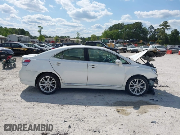 2010 Lexus HS with VIN JTHBB1BA9A2002350, listed as a IAAI auction lot 42072815 with 156,603 mi miles. Bid and sale history available at carsss.com. Image 13.