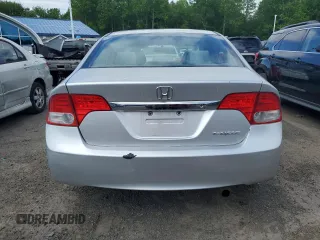 2009 Honda Civic LX z VIN 1HGFA16529L027844, wystawiony jako Copart lot #57383525 z przebiegiem 147 542 mil mil oraz Szkoda całkowita • Salvage title. Historia ofert i sprzedaży dostępna na DreamBid. Obrazek 6.