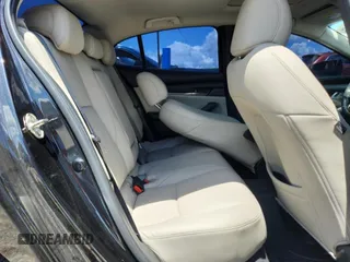 2022 Mazda 3 2.5 Turbo z VIN 3MZBPBAY9NM305244, wystawiony jako Copart lot #63661025 z przebiegiem 89 066 mil mil oraz Czysty tytuł • Clean title. Historia ofert i sprzedaży dostępna na DreamBid. Obrazek 10.