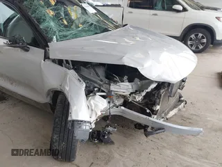 2022 Volvo XC40 R-Design z VIN YV4162UM4N2722947, wystawiony jako IAAI lot #41906690 z przebiegiem 43 077 mil mil oraz . Historia ofert i sprzedaży dostępna na DreamBid. Obrazek 6.