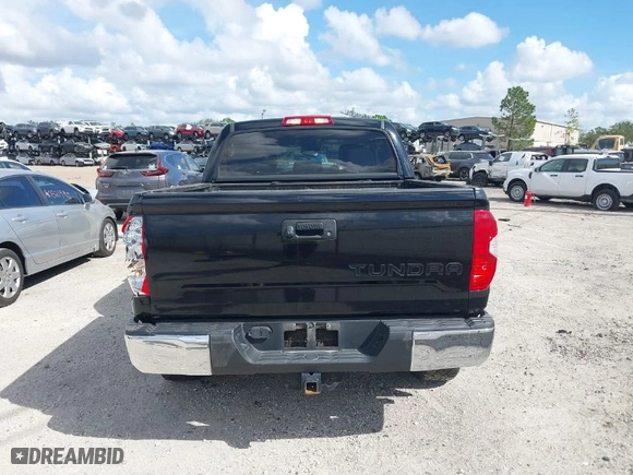 2018 Toyota Tundra 4WD SR5 with VIN 5TFDY5F12JX762827, listed as a IAAI auction lot 40815891 with 121,819 mi miles. Bid and sale history available at carsss.com. Image 16.