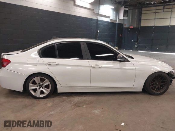 2013 BMW 3 Series 335i xDrive with VIN WBA3B9C54DF586575, listed as a IAAI auction lot 42285797 with 204,461 mi miles and . Bid and sale history available at DreamBid. Image 13.