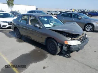 2000 Nissan Altima XE with VIN 1N4DL01D9YC218013, listed as a IAAI auction lot 39405924 with 173,861 mi miles. Bid and sale history available at carsss.com. Image 1.