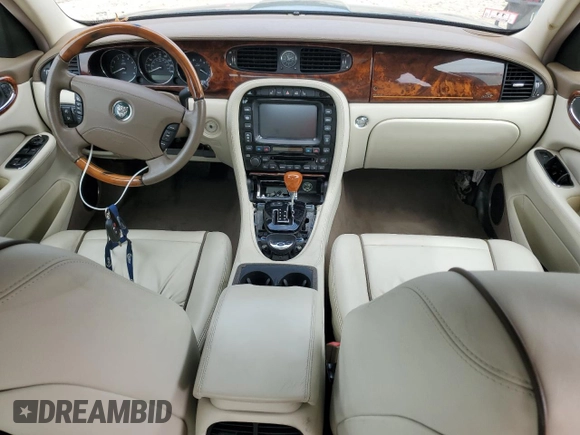 2005 Jaguar XJ Vanden Plas with VIN SAJWA82C25SG44967, listed as a Copart auction lot 62807705 with 33,020 mi miles and Clean title. Bid and sale history available at DreamBid. Image 8.